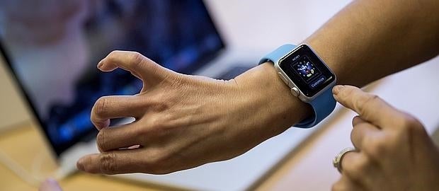 «Smartwatches»: entre el éxito, el humo y la revolución