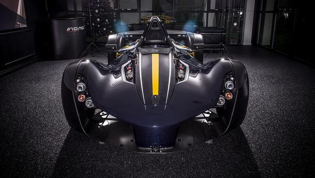 El coche BAC Mono cuenta con una carrocería mejorada con grafeno