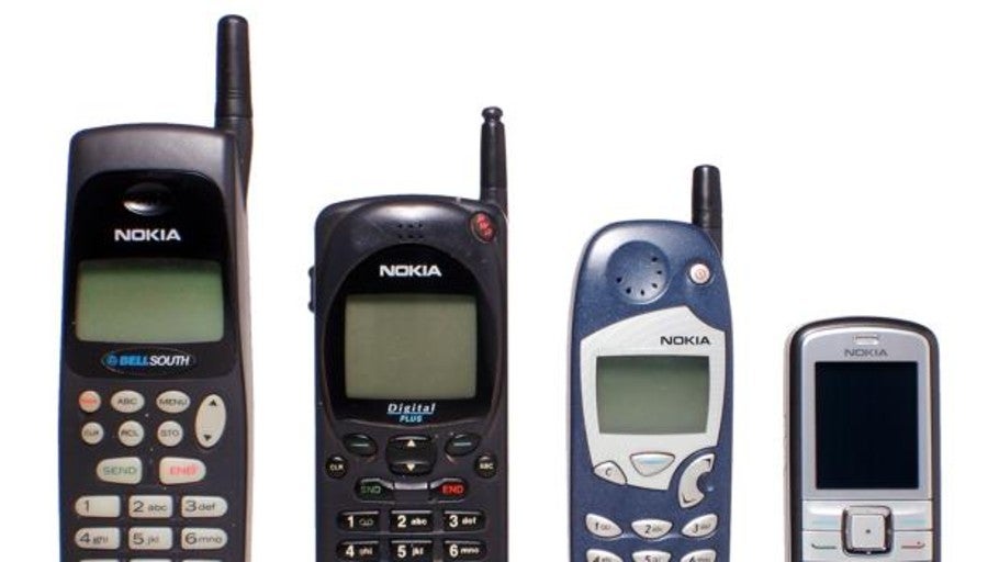 Lujosos y pesados: Así eran los primeros teléfonos móviles que llegaron a España