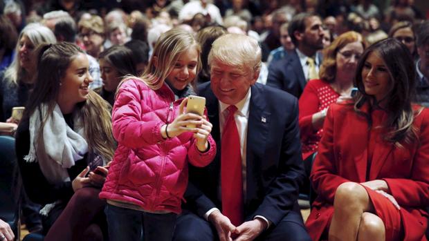 Donald Trump quiere que los iPhone tengan otra vez el botón de inicio