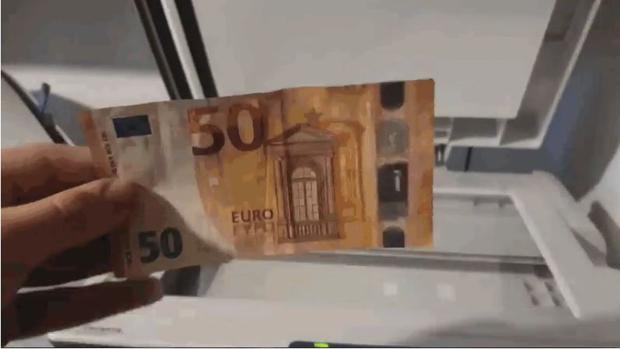 Esto Es Lo Que Pasa Cuando Intentas Fotocopiar Un Billete De 50 Euros - billete de roblox