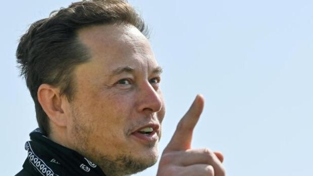 La última excentricidad de Musk: Twitter invita al magnate a vender el 10% de Tesla