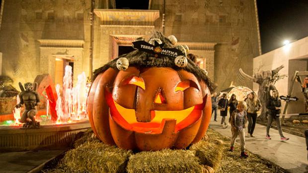 Los parques temáticos de España celebran Halloween con decoraciones y espectáculos para todos los públicos