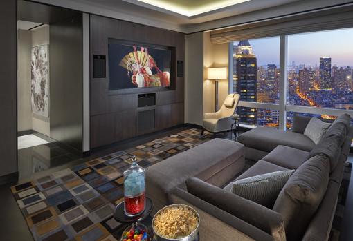 Sala de estar de la Suite 5000, con vistas a Manhattan