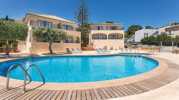 Zona de piscina del Son Dona Hotel